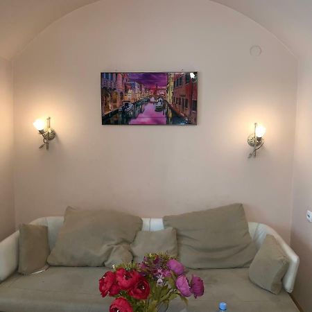 House Apartment Tbilisi ภายนอก รูปภาพ