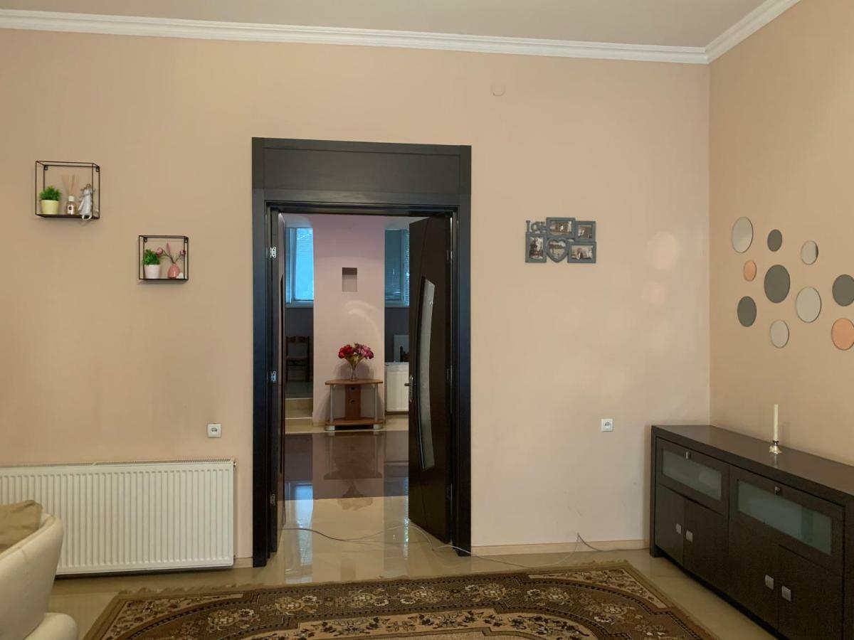 House Apartment Tbilisi ภายนอก รูปภาพ